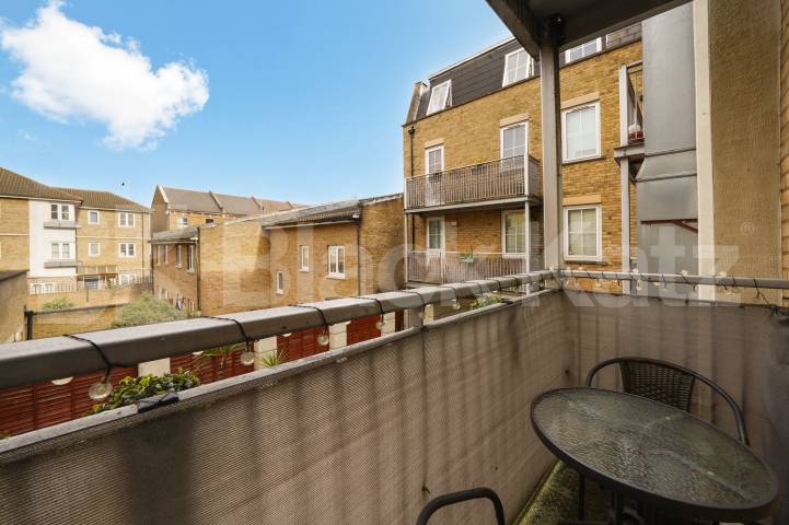 Recently redecorated & located in this highly desirable private development Marcia Road , Tower Bridge
